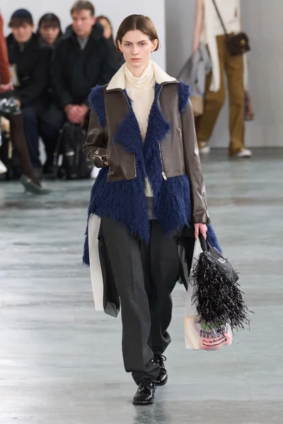 Look 15
